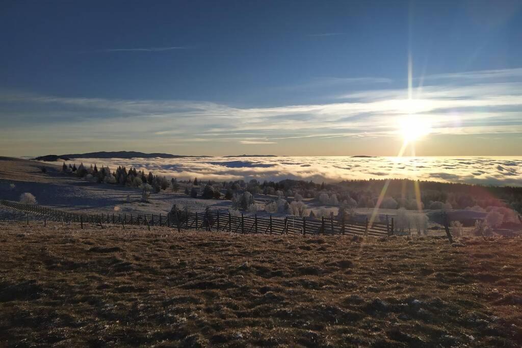 Gite Du Fourperet-Parc Naturel Du Haut-Jura Longevilles-Mont-d'Or Bagian luar foto
